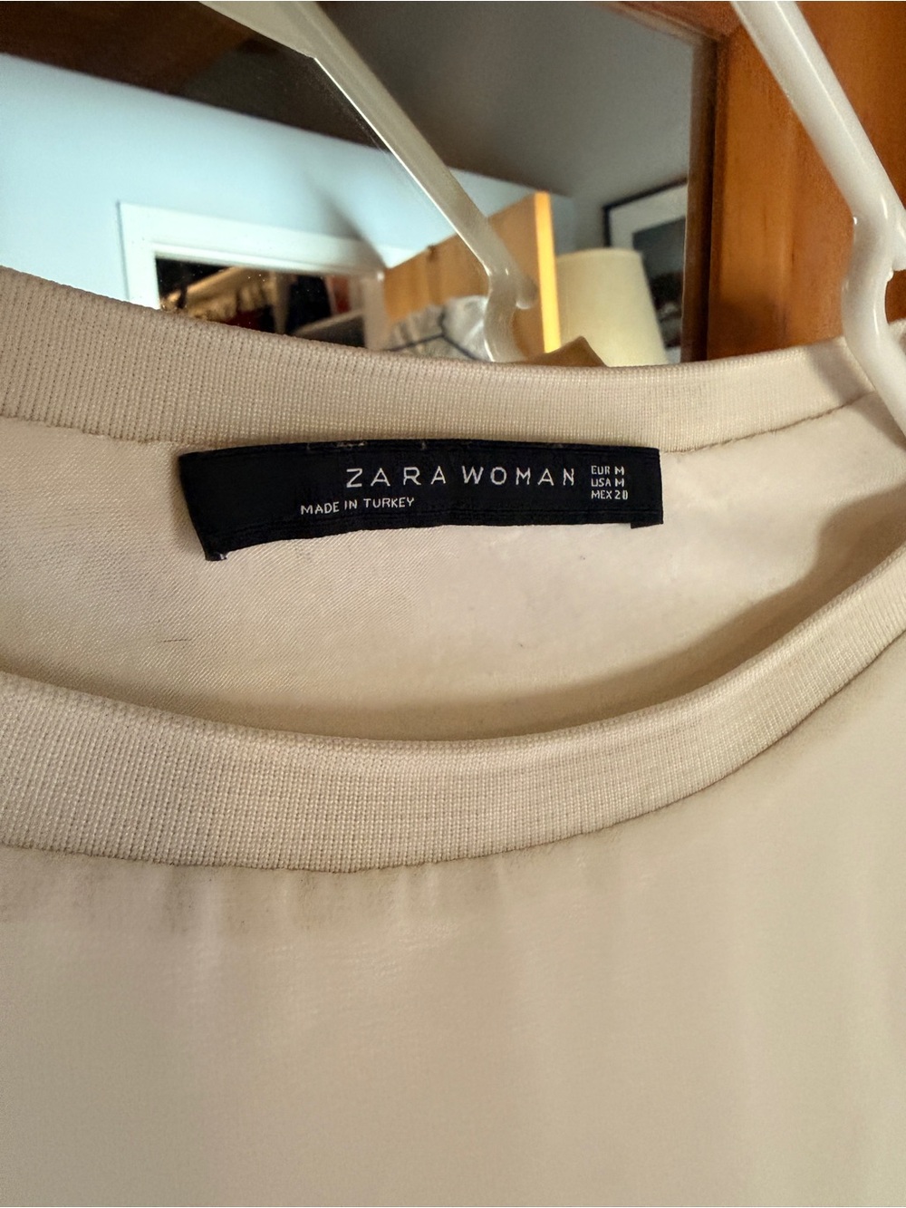 Zara Light white ruffle sleeve top - Picture 5 of 5